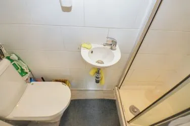 FOR SALE BY UNCONDITIONAL ONLINE AUCTION.
EXCELLENT INVESTMENT OPPORTUNITY TO ACQUIRE HIGH YIELDING HMO IN WEST LONDON.
8% YIELD
CLOSE TO TRANSPORT LINKS TO CENTRAL LONDON