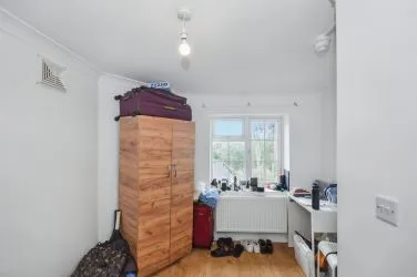 FOR SALE BY UNCONDITIONAL ONLINE AUCTION.
EXCELLENT INVESTMENT OPPORTUNITY TO ACQUIRE HIGH YIELDING HMO IN WEST LONDON.
8% YIELD
CLOSE TO TRANSPORT LINKS TO CENTRAL LONDON