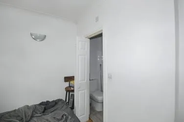 FOR SALE BY UNCONDITIONAL ONLINE AUCTION.
EXCELLENT INVESTMENT OPPORTUNITY TO ACQUIRE HIGH YIELDING HMO IN WEST LONDON.
8% YIELD
CLOSE TO TRANSPORT LINKS TO CENTRAL LONDON