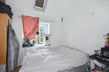 FOR SALE BY UNCONDITIONAL ONLINE AUCTION.
EXCELLENT INVESTMENT OPPORTUNITY TO ACQUIRE HIGH YIELDING HMO IN WEST LONDON.
8% YIELD
CLOSE TO TRANSPORT LINKS TO CENTRAL LONDON