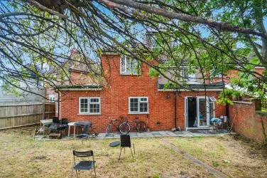 FOR SALE BY UNCONDITIONAL ONLINE AUCTION.
EXCELLENT INVESTMENT OPPORTUNITY TO ACQUIRE HIGH YIELDING HMO IN WEST LONDON.
8% YIELD
CLOSE TO TRANSPORT LINKS TO CENTRAL LONDON