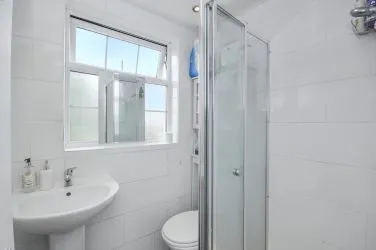 FOR SALE BY UNCONDITIONAL ONLINE AUCTION.
EXCELLENT INVESTMENT OPPORTUNITY TO ACQUIRE HIGH YIELDING HMO IN WEST LONDON.
8% YIELD
CLOSE TO TRANSPORT LINKS TO CENTRAL LONDON