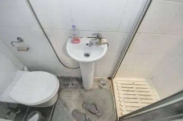 FOR SALE BY UNCONDITIONAL ONLINE AUCTION.
EXCELLENT INVESTMENT OPPORTUNITY TO ACQUIRE HIGH YIELDING HMO IN WEST LONDON.
8% YIELD
CLOSE TO TRANSPORT LINKS TO CENTRAL LONDON