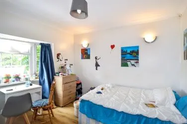 FOR SALE BY UNCONDITIONAL ONLINE AUCTION.
EXCELLENT INVESTMENT OPPORTUNITY TO ACQUIRE HIGH YIELDING HMO IN WEST LONDON.
8% YIELD
CLOSE TO TRANSPORT LINKS TO CENTRAL LONDON