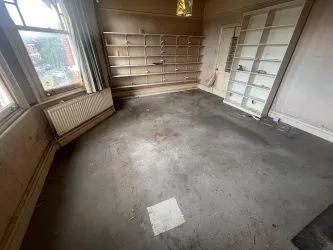 3 Bed Maisonette - Renovation Opportunity