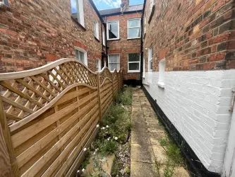 3 Bed Maisonette - Renovation Opportunity