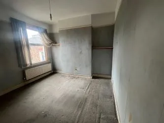 3 Bed Maisonette - Renovation Opportunity
