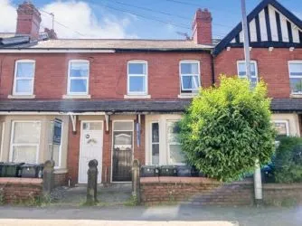 TO BE SOLD AT AUCTION - VACANT POSSESSION 4 BED TERRACED PROPERTY