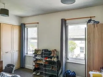 TO BE SOLD AT AUCTION - VACANT POSSESSION 4 BED TERRACED PROPERTY