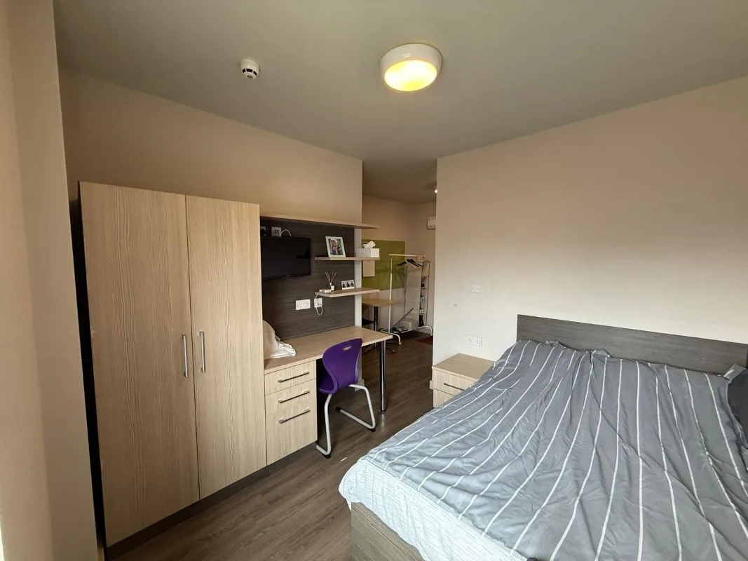 Flat 38 Clyde House, 14 Clyde Street, Glasgow, Lanarkshire, G1 5HN
