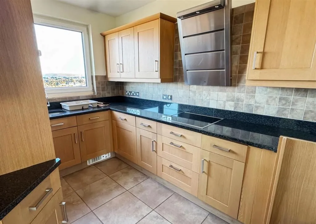49 Kingmere South Terrace, Littlehampton, West Sussex, BN17 5LD