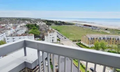 49 Kingmere South Terrace, Littlehampton, West Sussex, BN17 5LD
