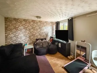 27 Steventon Road, Southampton, Hampshire, SO18 5HE