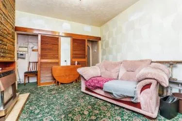 155 Doncaster Road, Barnsley, South Yorkshire, S70 1UF