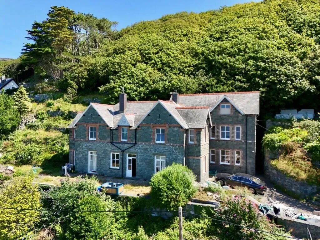 Allt Fawr, Llanaber Road, Barmouth, Gwynedd, LL42 1YP