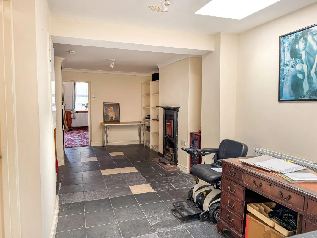 46 Hanbury Road, Stoke Heath, Bromsgrove, Worcestershire, B60 4LU