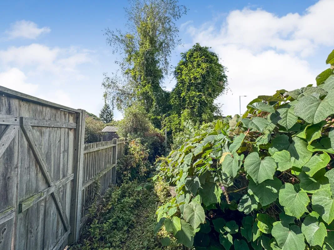 46 Hanbury Road, Stoke Heath, Bromsgrove, Worcestershire, B60 4LU