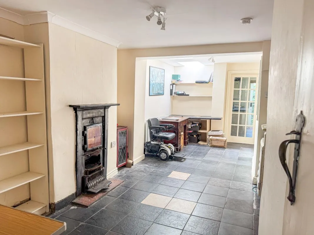 46 Hanbury Road, Stoke Heath, Bromsgrove, Worcestershire, B60 4LU