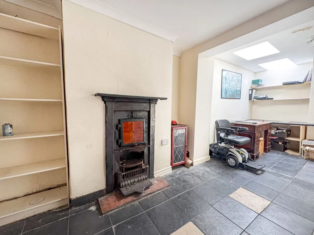 46 Hanbury Road, Stoke Heath, Bromsgrove, Worcestershire, B60 4LU