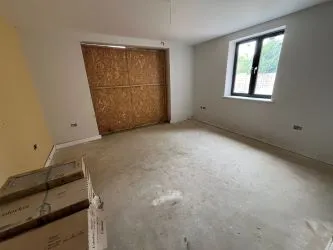 4 Bed Detached Chalet Style Home - 2300 sq ft!