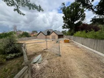 4 Bed Detached Chalet Style Home - 2300 sq ft!