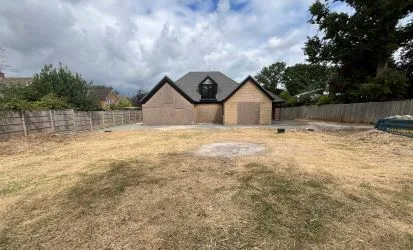 4 Bed Detached Chalet Style Home - 2300 sq ft!
