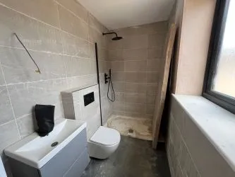 4 Bed Detached Chalet Style Home - 2300 sq ft!