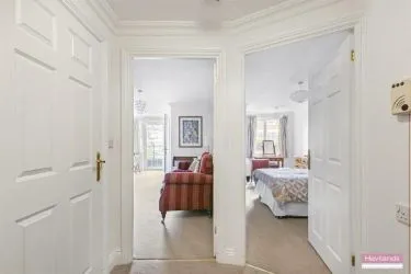 1 Bedroom Retirement Property
