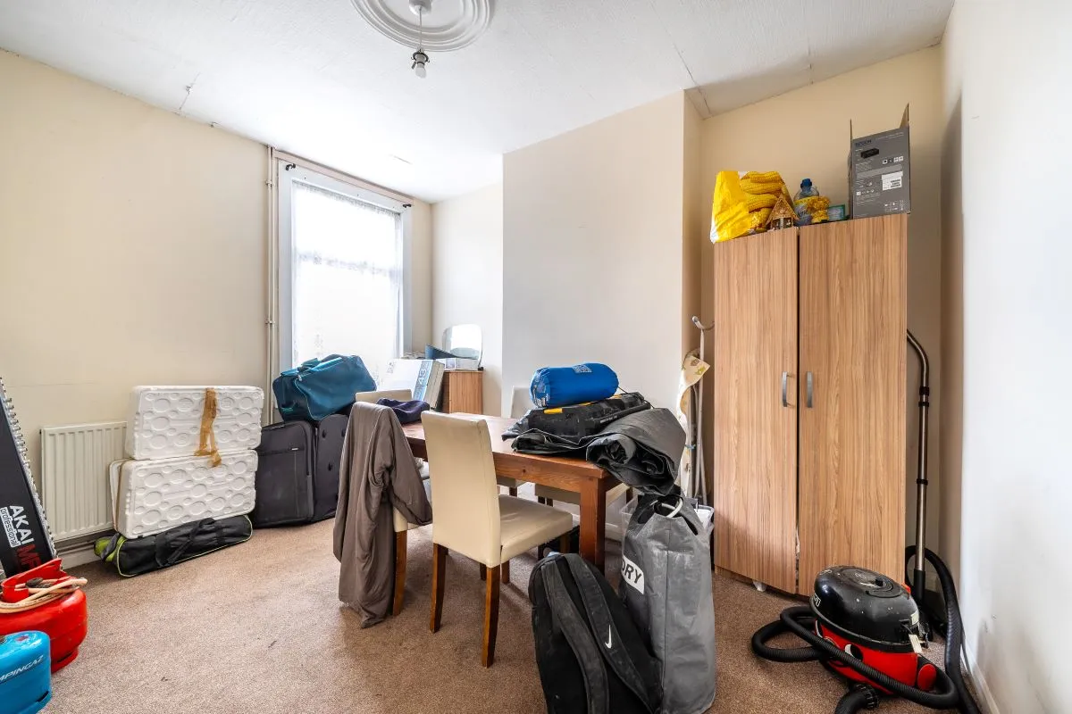 44 Richmond Road, Grays, Essex, RM17 6DW