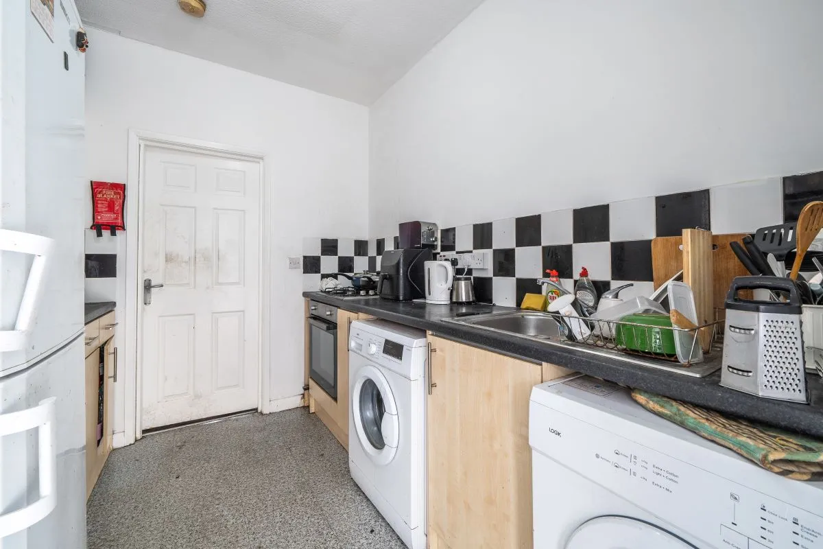 44 Richmond Road, Grays, Essex, RM17 6DW