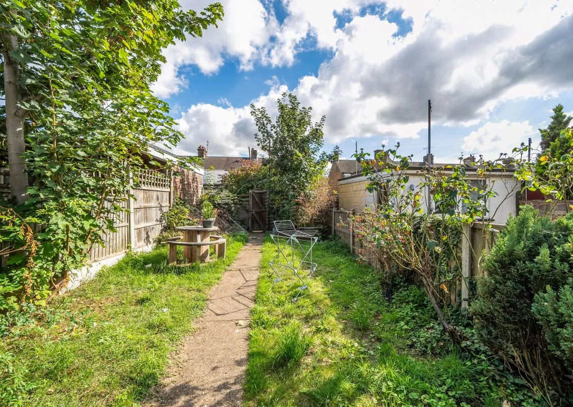 44 Richmond Road, Grays, Essex, RM17 6DW