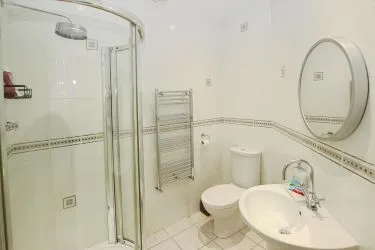 Executive 5-Bedroom Family Home