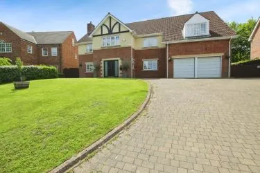 Executive 5-Bedroom Family Home
