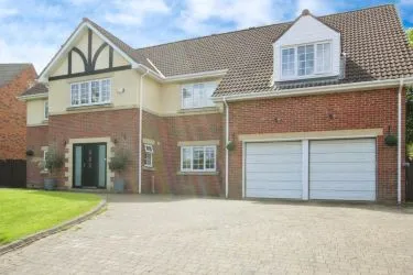 Executive 5-Bedroom Family Home