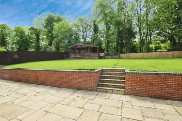 Executive 5-Bedroom Family Home