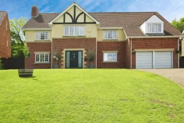 Executive 5-Bedroom Family Home