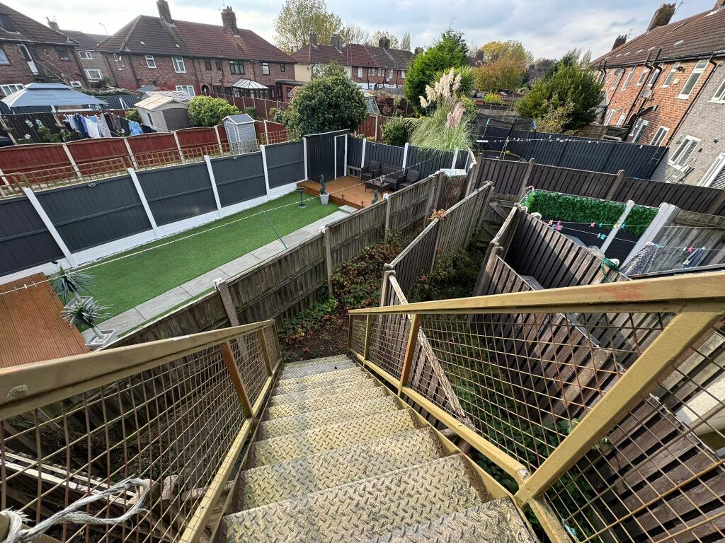 3 Bedroom Flat in Huyton