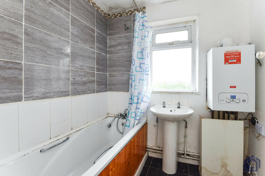 3 Bedroom Semi-Detached in Kidsgrove