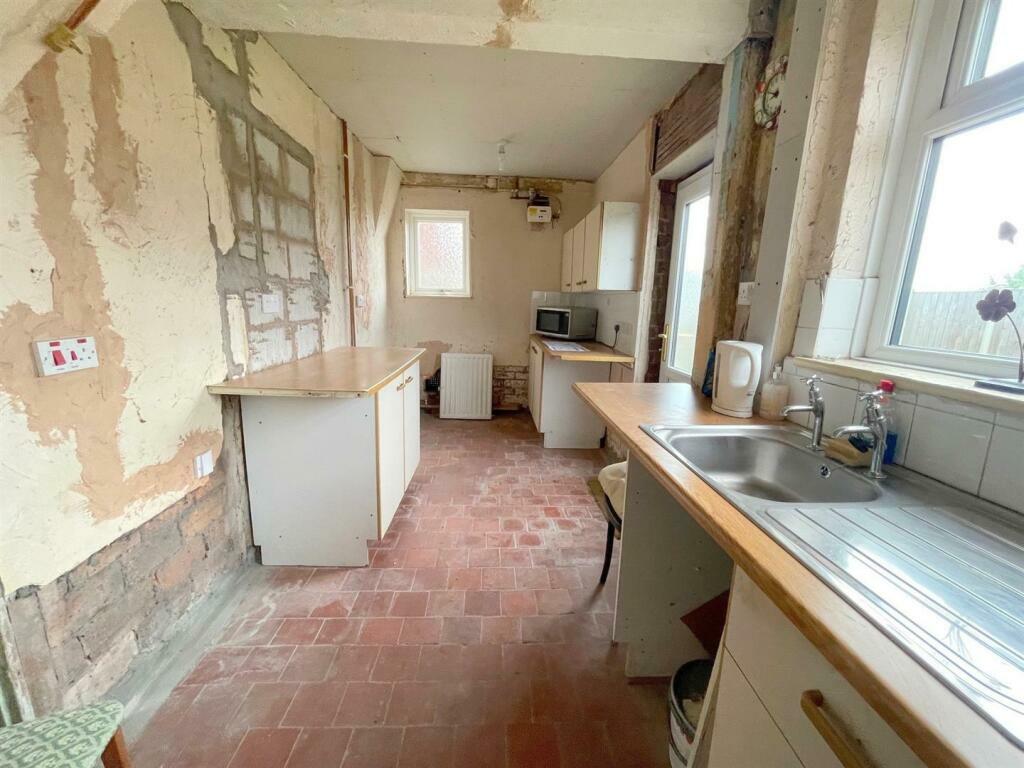 3 Bedroom Semi-Detached in Leek