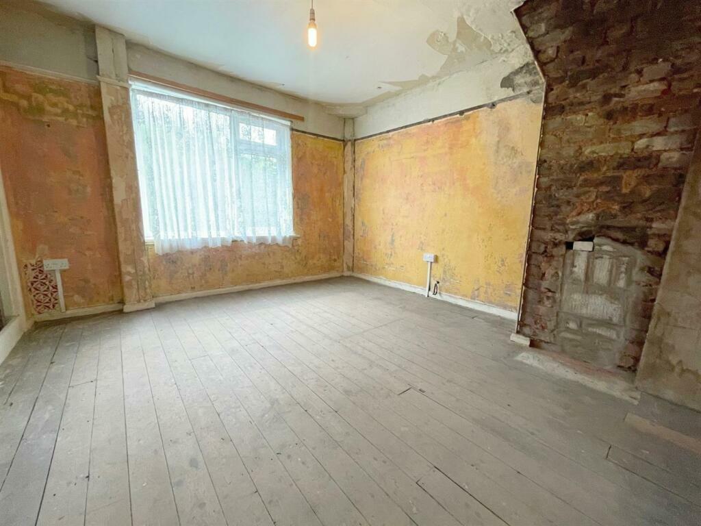 3 Bedroom Semi-Detached in Leek