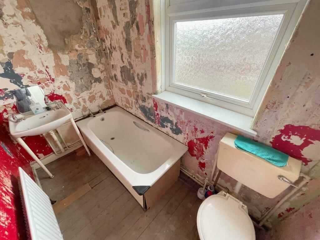 3 Bedroom Semi-Detached in Leek