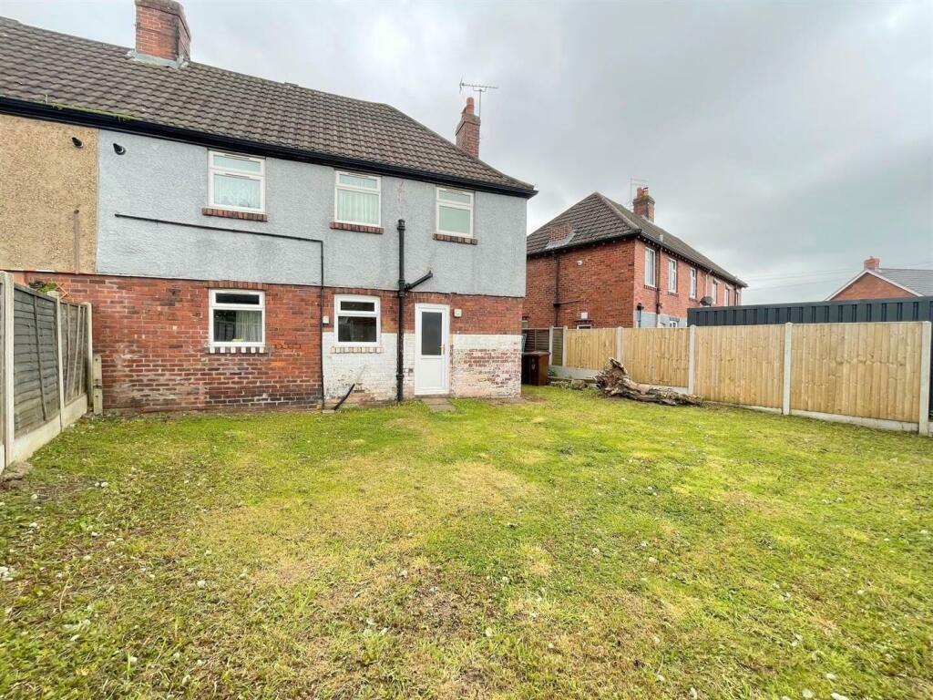 3 Bedroom Semi-Detached in Leek