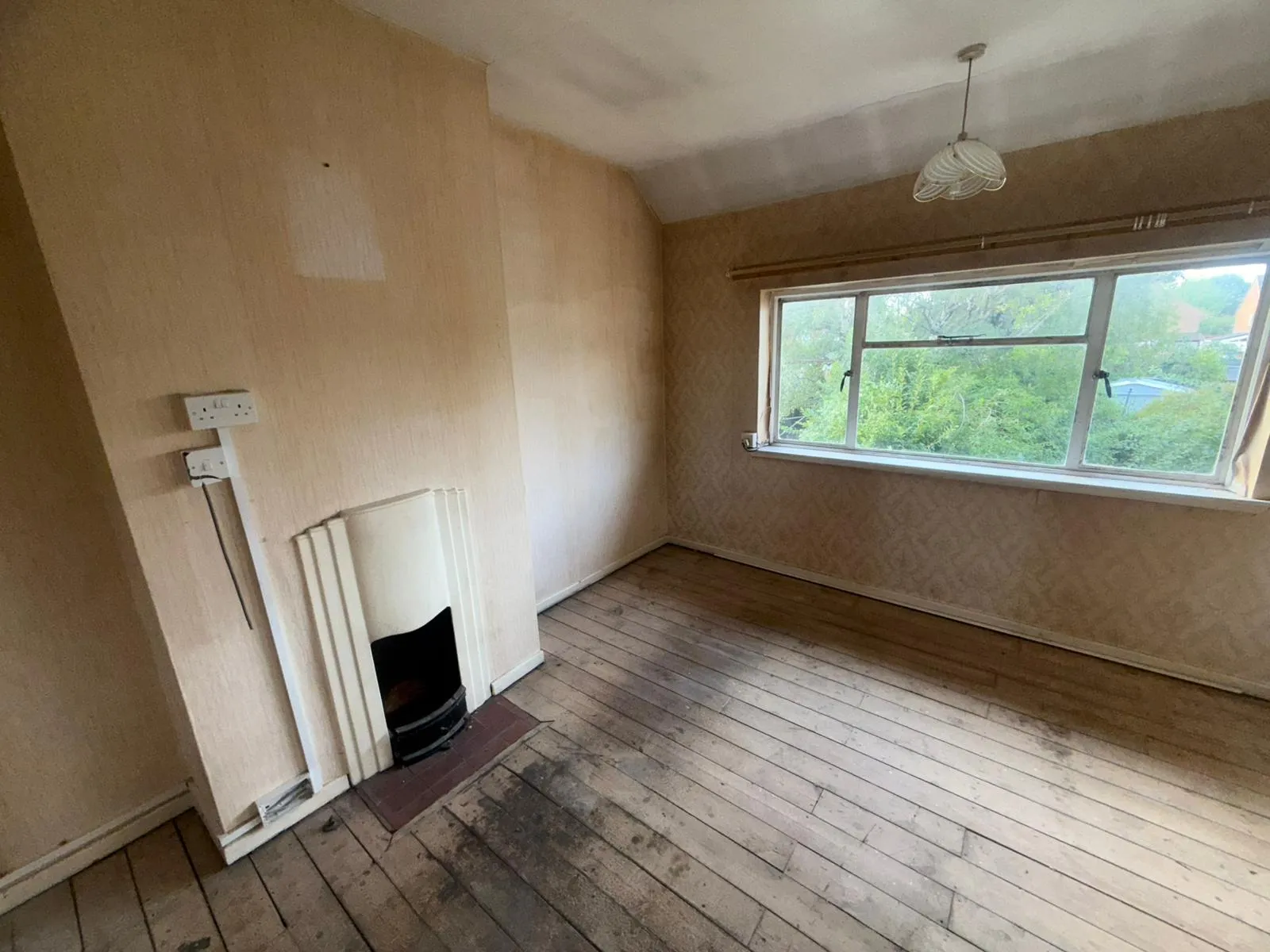 3 Bedroom Mid-Terraced in Walsall