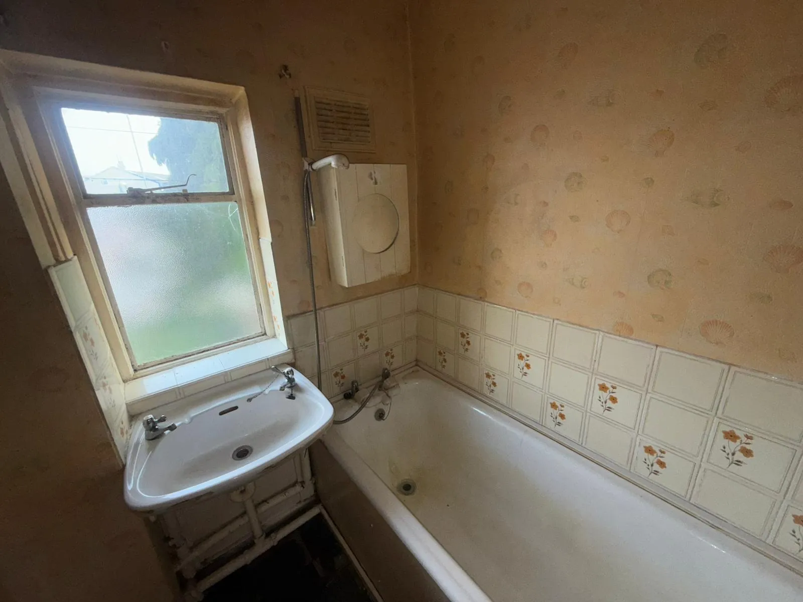 3 Bedroom Mid-Terraced in Walsall