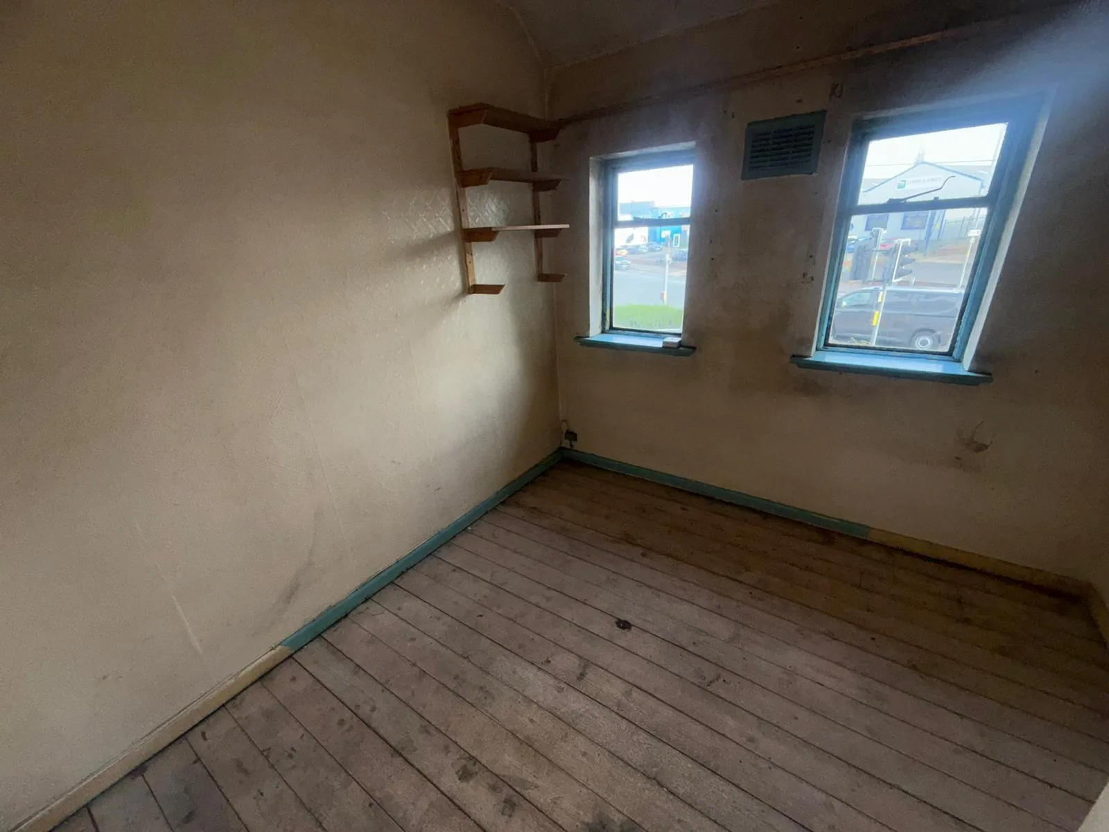 3 Bedroom Mid-Terraced in Walsall
