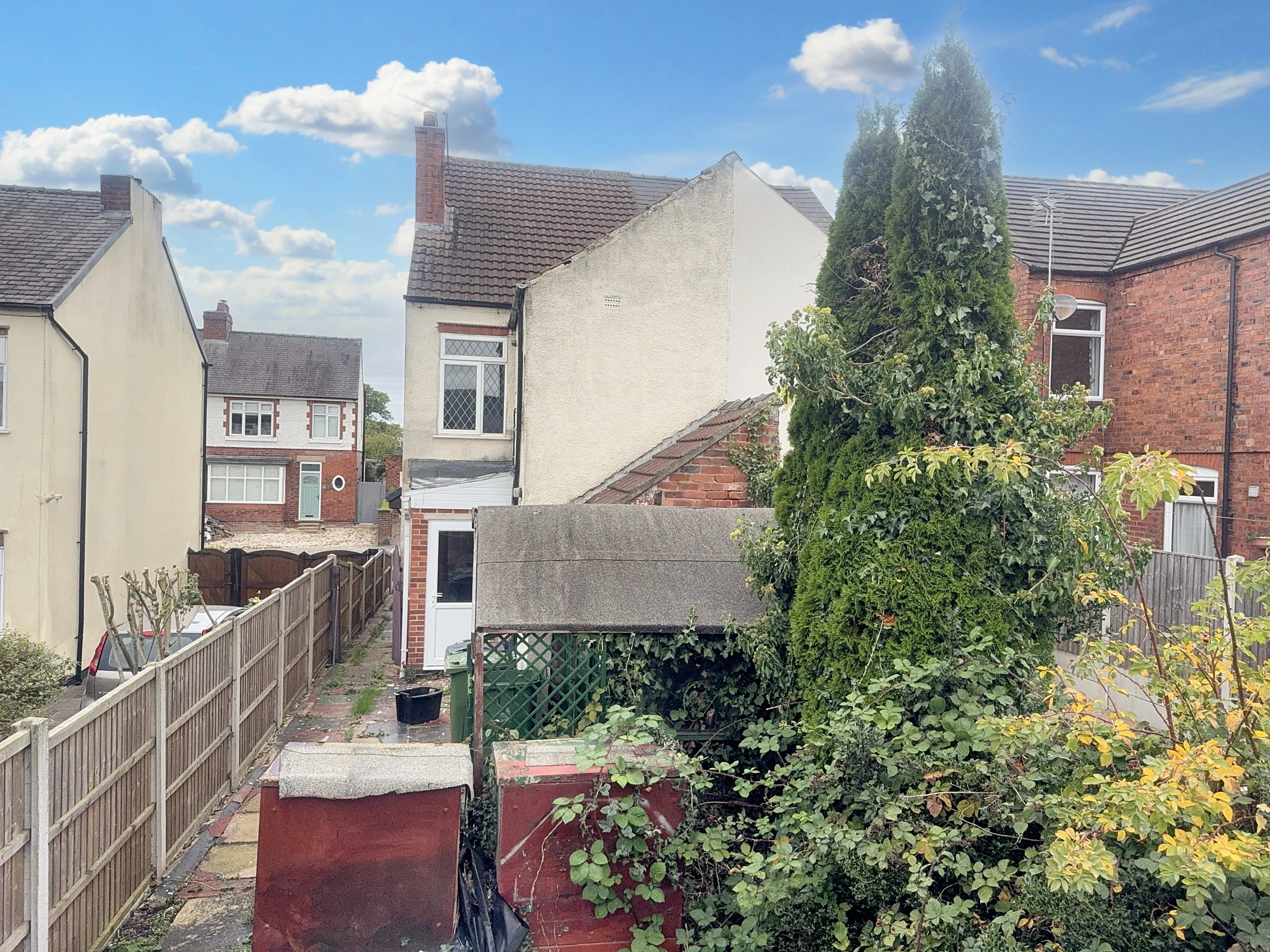 3 Bedroom Semi Detached House in Alfreton