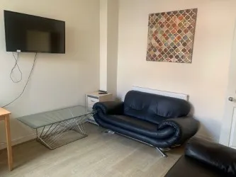 5 Bedroom Terraced House in Nottingham