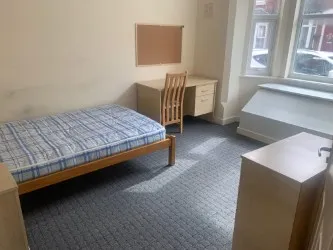 5 Bedroom Terraced House in Nottingham