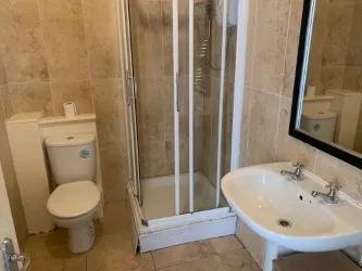 5 Bedroom Terraced House in Nottingham