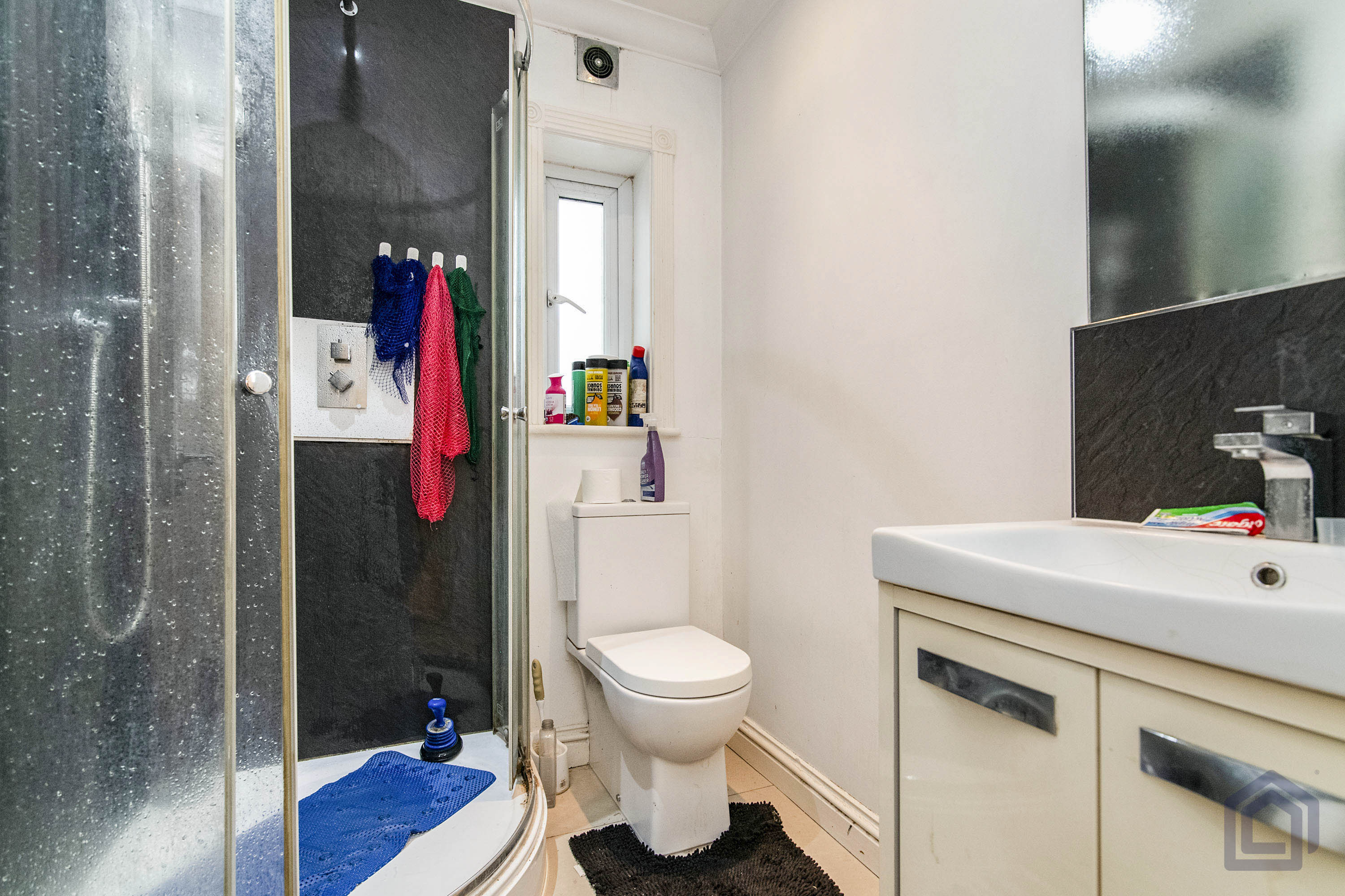 3 Bedroom Semi-Detached in Tipton